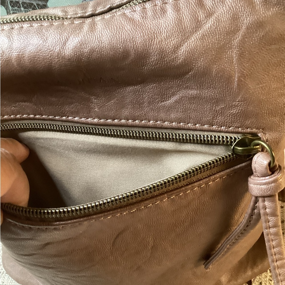 Stone Mountain Women's Tan Crossbody Bag - Picture 4 of 14